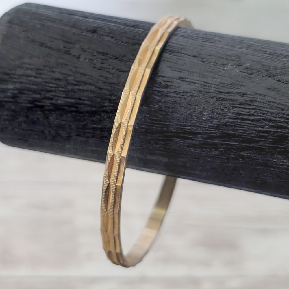 Vintage Bracelet - Gold Tone with Pattern - 8"